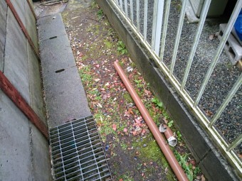 雨樋 破損部分 一部