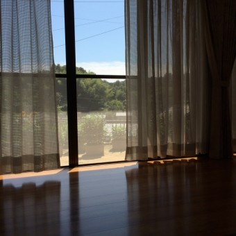 写真AC 縁側の日差し 網戸