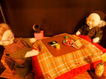写真AC 老夫婦 こたつ