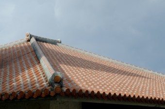 9691b5591d61d045dcdc67c8d6caa27c_s(photoAC:琉球瓦 沖縄の屋根)