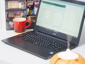 写真AC パソコン周り17アロマデフューザー