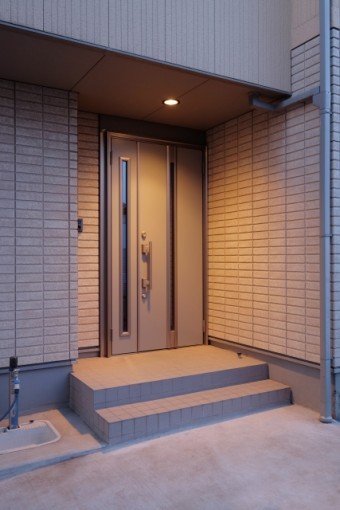 写真AC 玄関 山梨 リフォーム