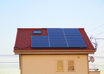 写真AC 屋根 ソーラー発電