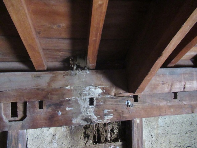身延町の空き家で雨漏れが発生し、屋根葺き替えをご提案しました
