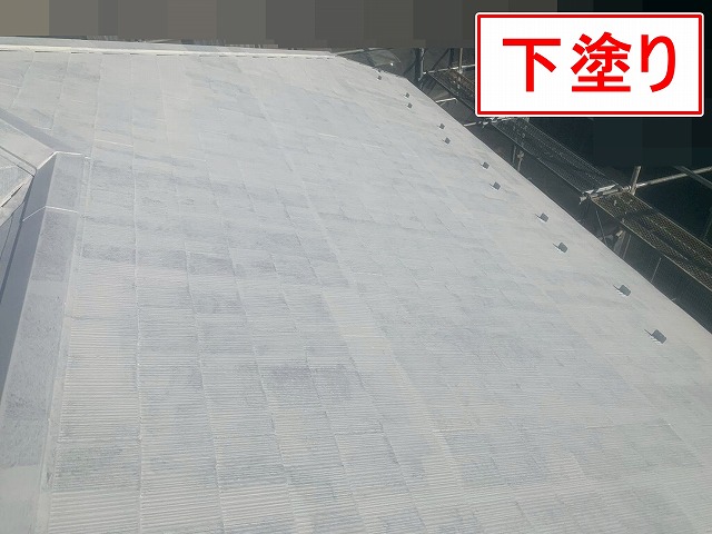 南アルプス市でコロニアル屋根にベスコロフィラーで下塗り、ラジカル塗装で仕上げます