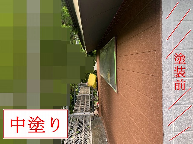 北杜市で外壁塗装！パーフェクトトップSiで中塗り・上塗りを重ねたビフォーアフター