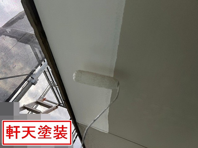 西八代郡市川三郷町で軒天をホワイトに塗装！ケンエースG-Ⅱを使用して防カビ仕上げ
