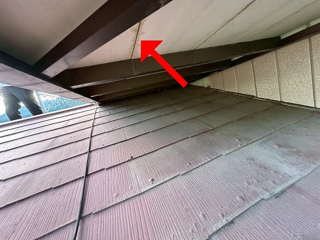 都留市でベランダ（バルコニー）の雨染み・黒ずんだ床材