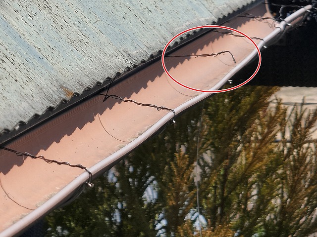歪みが出た軒樋全体