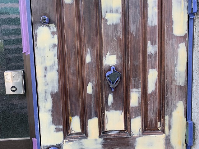 パテ補修後の玄関ドア