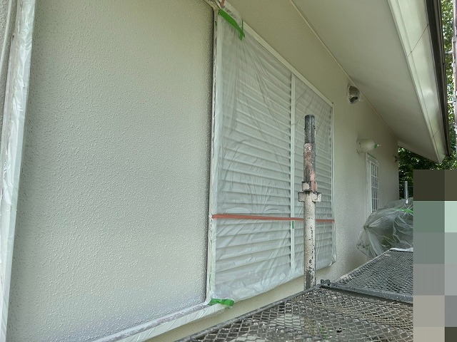 養生した窓まわり外壁
