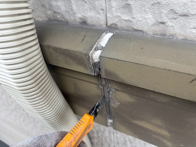 幕板継ぎ目の撤去作業