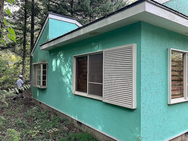 南都留郡鳴沢村で木材（木部）の鼻隠し（板金巻き前の様子）