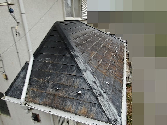 甲府市でコロニアル屋根（下屋根）の塗装ビフォーアフター（ドローン撮影）