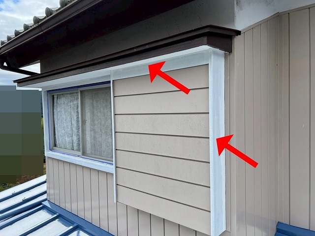 大月市で木材(木部)の付帯部で養生・下塗りを行う様子