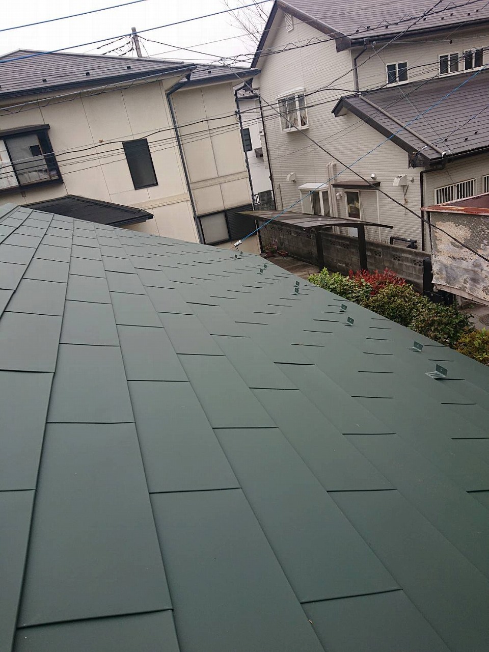 甲府市　屋根葺き替え工事　横葺きガルバリウム鋼板屋根