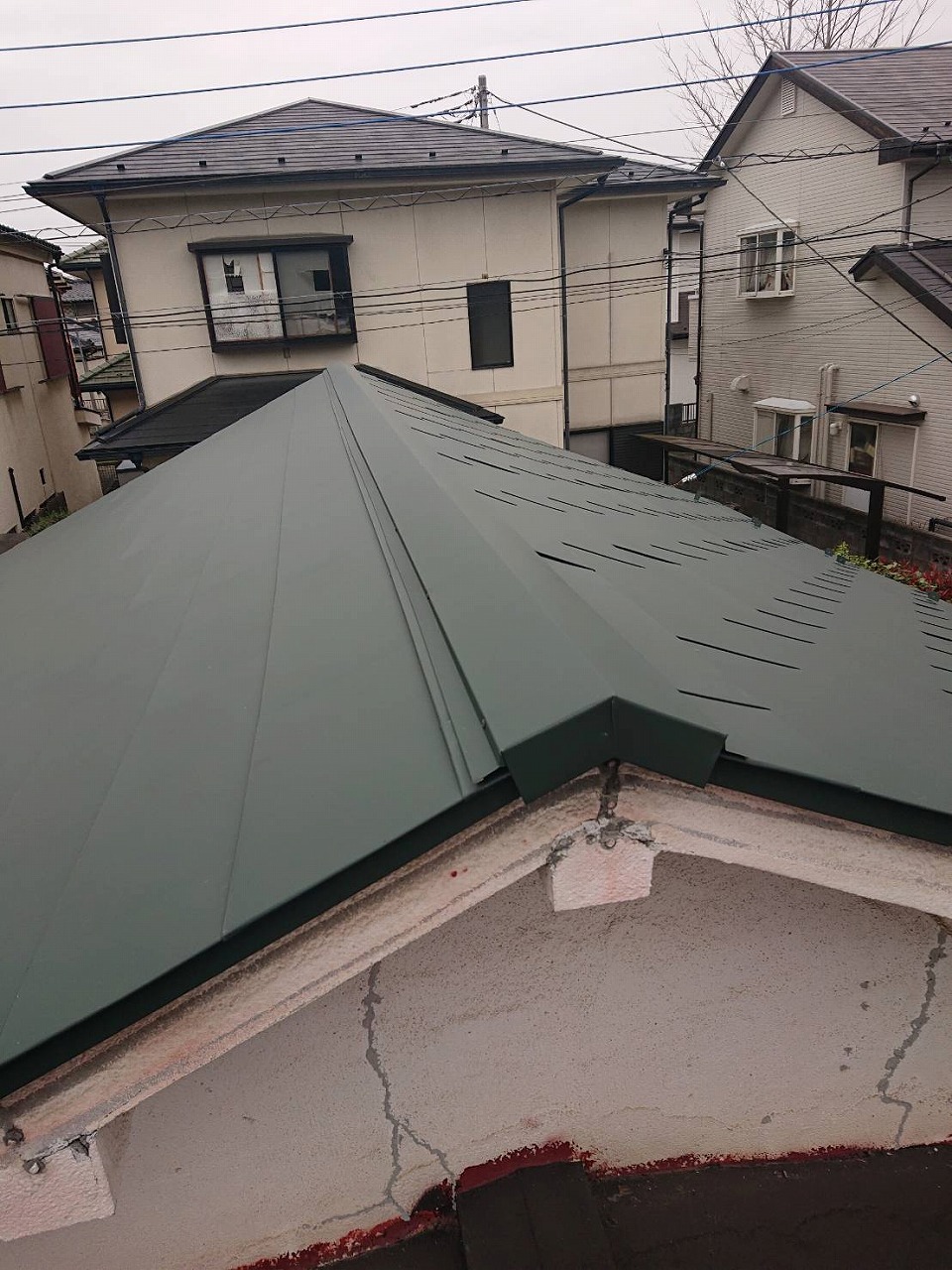 甲府市　屋根葺き替え工事　横葺きガルバリウム鋼板