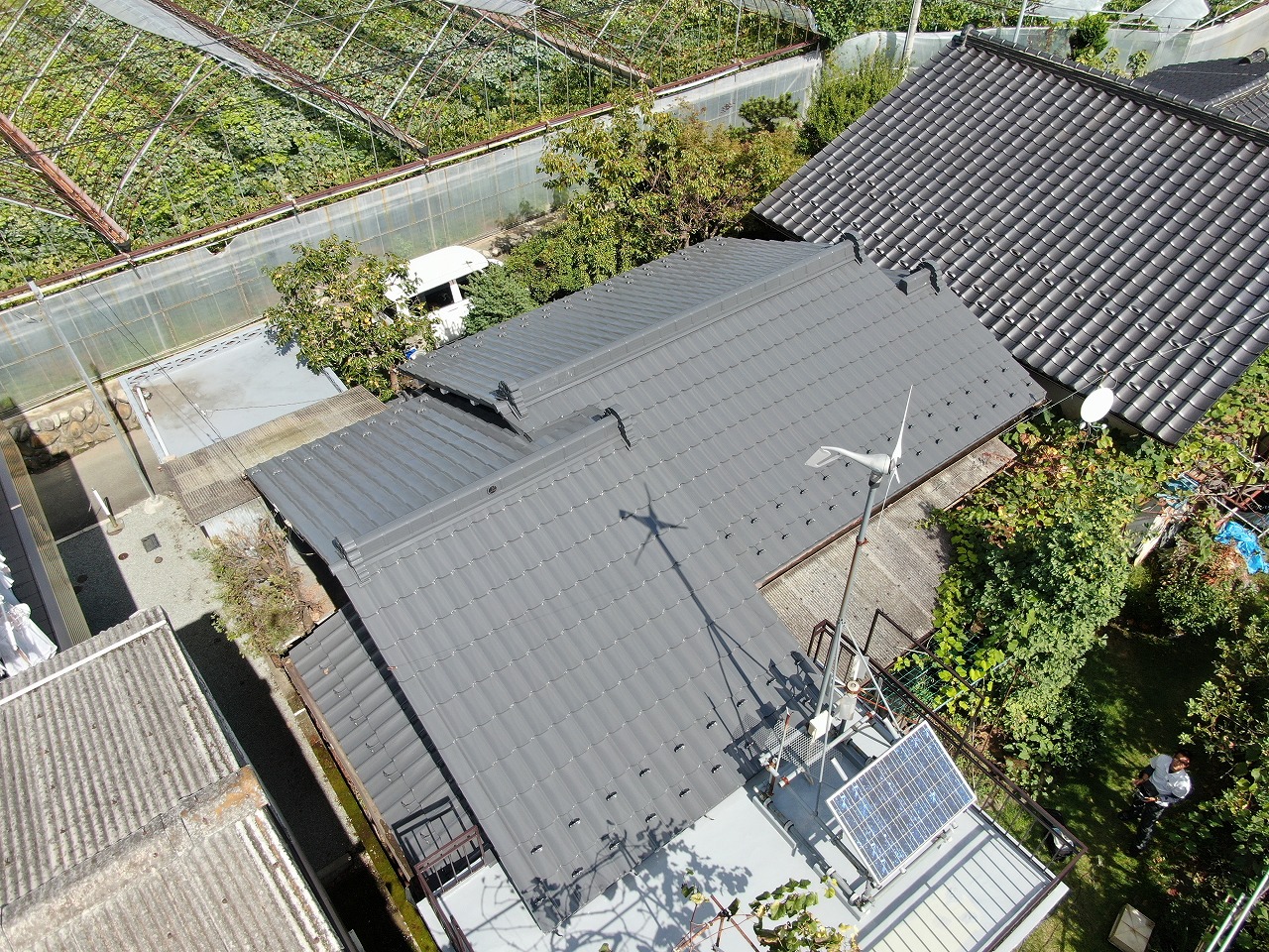 山梨市でガルバリウム鋼板屋根の塗装工事を行いお客様にお喜びの声をいただきました