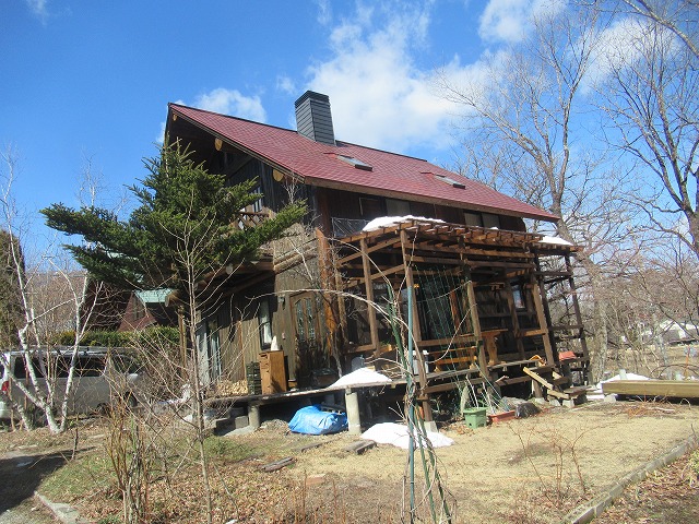 北杜市のログハウス　大自然の中に建っている