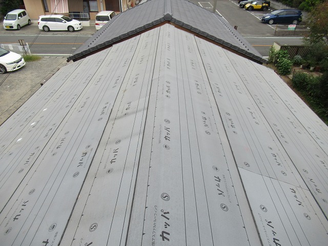 甲府市　屋根葺き替え　防水シート