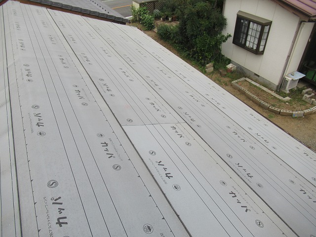 甲府市　屋根葺き替え　防水シート　