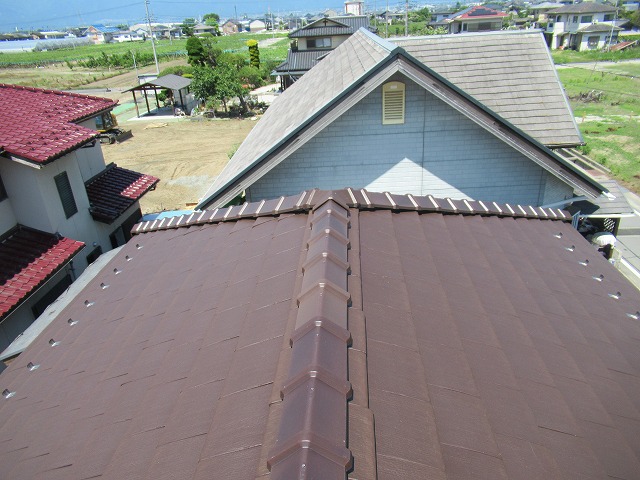 笛吹市のオシャレな2階建て住宅で屋根の調査を行いました！