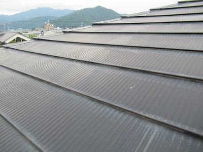 富士河口湖町　ガルバリウム鋼板屋根　塗装時期