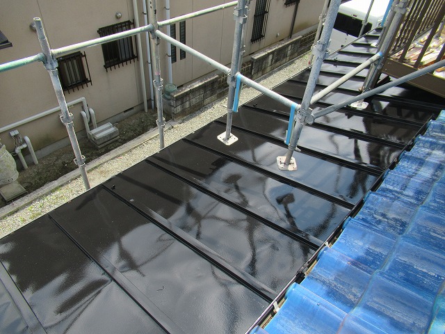 韮崎市瓦棒塗装完成