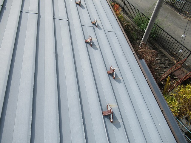 南アルプス市でガルバリウム鋼板の屋根の調査を行いました