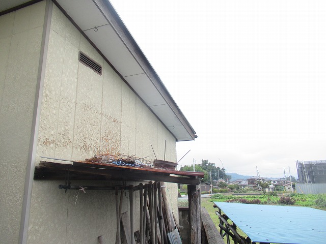 富士川町　倉庫外壁