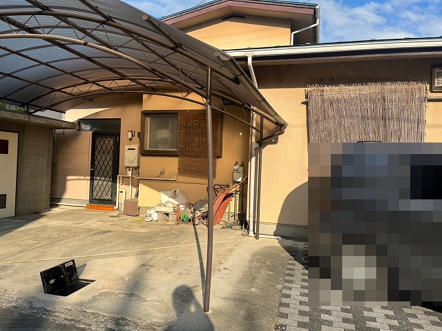 甲府市 2台駐車の大型カーポートを8万円で解体・撤去・処分・支柱穴 