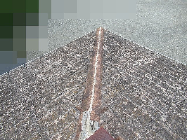 南アルプス市で塗膜の劣化・板金と貫板の飛散する屋根