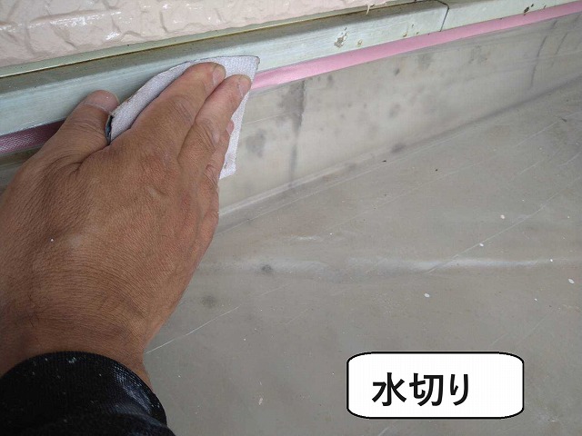 韮崎市　外壁塗装工事　付帯部　塗装前　ケレン