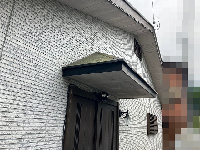 南部町　玄関上庇板金カバー前