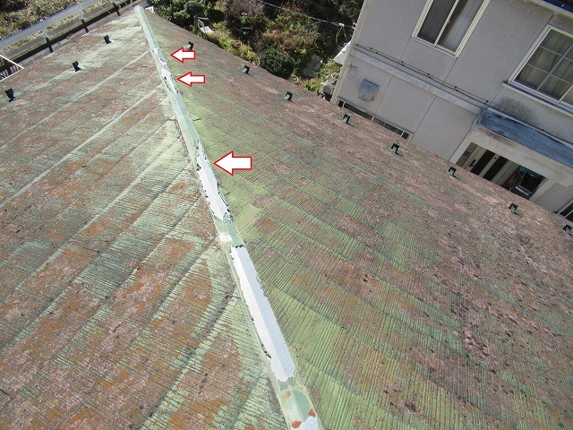 大月市で塗膜剥離が発生したコロニアル屋根を2パターンでお見積り