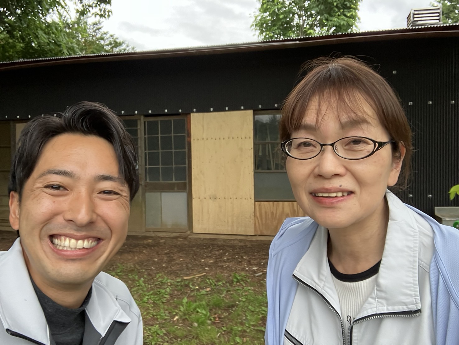 北杜市の倉庫の屋根・外壁張替え工事を実施し、お喜びの声をいただきました