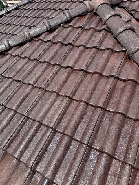 甲府市　モニエル瓦　下塗り