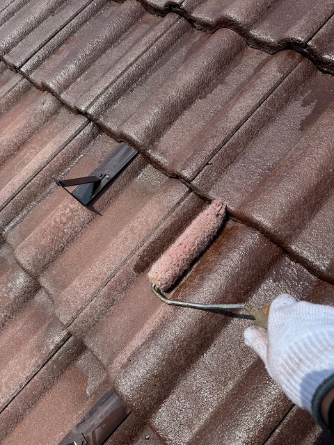 甲府市　モニエル瓦　下塗り