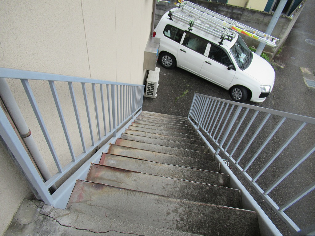 階段塗膜劣化　甲府市