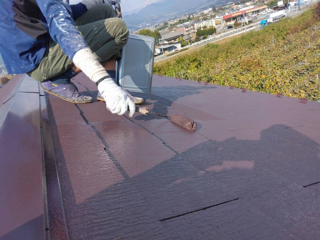 中塗り　屋根塗装工事
